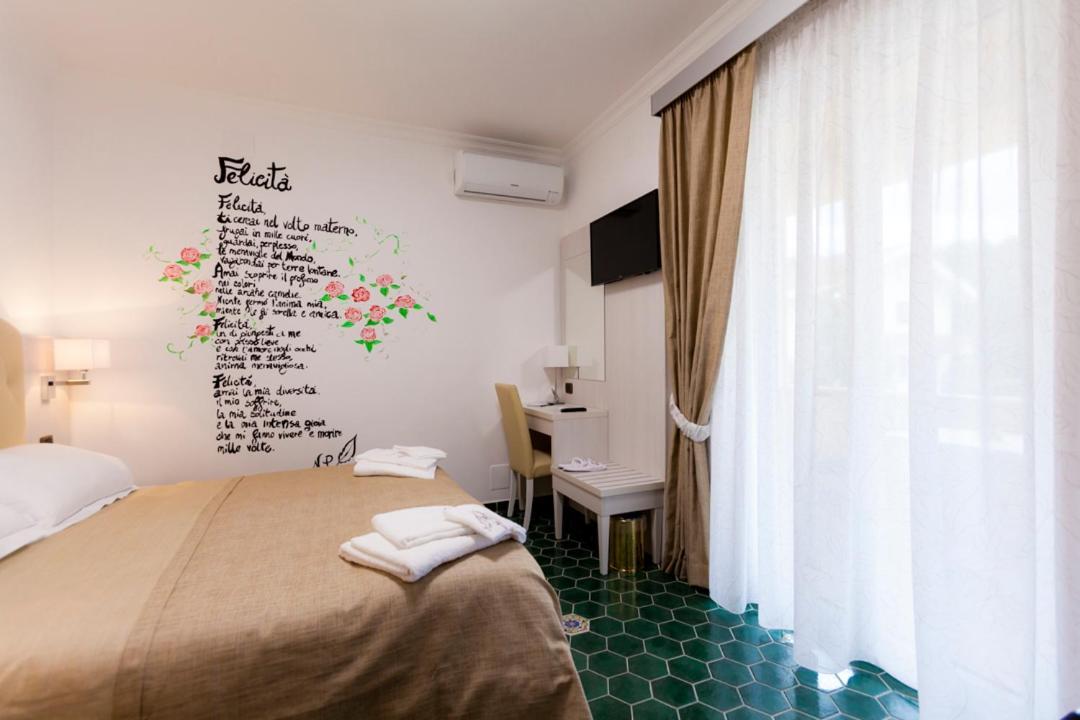 Na' Poesia B&B Di Charme SantʼAgata deʼ Goti Εξωτερικό φωτογραφία